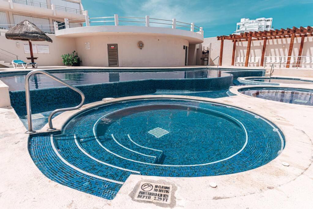 Cancun Marlin 32 Exterior photo